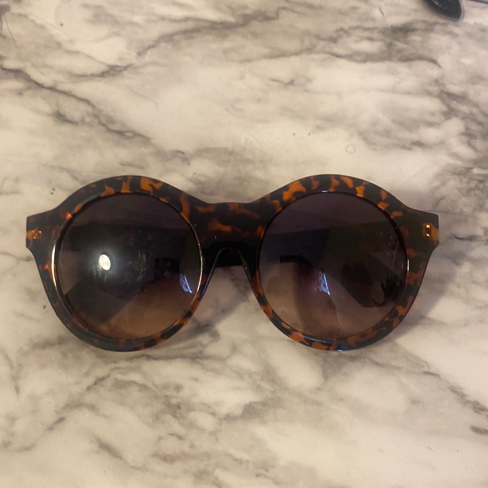 Womens circle retro style sunglasses